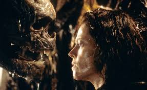 The alien transmission and the keyboard button sound effects are much different from the original deleted scene. Alien Resurrection Neoslasher Espacial Cactus