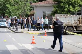 Aşağıdaki haritayı kullanarak i̇mkb sakarya mesleki ve teknik anadolu lisesi nerede bulunduğunu bulabilir ve görebilirsiniz. Meslek Lisesi Onundeki Kavgada Kan Akti 1 Olu