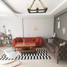 Yanik Turuncu Ve Grinin Sicak Enerjisi Birsen Hanim In Sahane Dekoru Ev Gezmesi 2020 Dekor Luks Oturma Odalari Oturma Odasi Takimlari