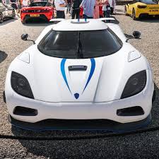 Koenigsegg Agera R V8 Engine Top Speed 420km H 261mph 1140 Horsepower 0 60 100 In 2 8 Seconds Supercar Cars Fas Koenigsegg Super Cars Luxury Cars
