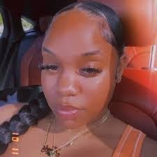 Miranda Napier's Instagram, Twitter & Facebook