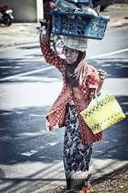 Tawaran menggiurkan dari si nenek tua demi jabatan! 8 Ide Foto Nenek Tua Nenek Penuaan Kehidupan Pedesaan