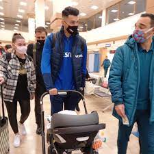 Gittikçe yükselen form grafiği sayesinde devlerin ilgisini çeken çakır, şimdide inter'in radarına girdi. Uzivatel Yeni Safak Spor Na Twitteru Trabzonspor Un Basarili Kalecisi Ugurcan Cakir Antalya Ya Esi Ve Cocuguyla Gidiyor