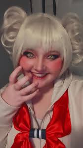 I think it's the first time she sees herself in the mirror😭😭