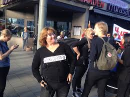 Gav 2017 ut trädgårdsboken i trädgården hörs andra ekon. Kan Vi Protestera Mot Obama Yes We Can Bilder Fran Demonstrationen Mot Obama