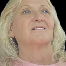 What issues are Glowforge users experiencing with their machines?