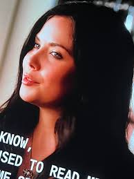 Anyone notice how crazy it it that April young and Jo laughlin look so  alike??? 🤔