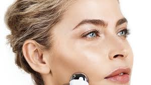 Briše bore kao od šale: Luksuzni beauty gadgeti nove generacije koje želi  svaka žena