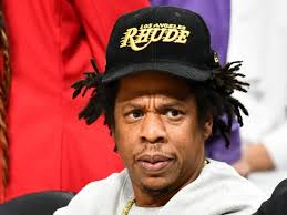 The best men's haircuts to try in 2019 are anything but boring. Jay Z Epically Curves Fan S Unwanted Shoulder Grab Hiphopdx