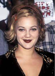 These 9 Beauty Looks Were Massive 20 Years Ago Beauty Trends Beauty Grunge Hair