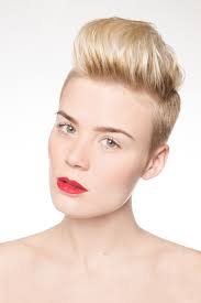 Was ist wohl der grund? Beauty Musthaves Von Dominique Rinderknecht Styling Kurzes Haar Haarschonheit Schonheit