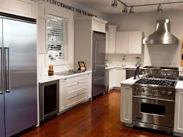 At hhgregg we offer a large selection of kitchen cookware and many other items for your kitchen from brands such as cuisinart and luggage from various brands like samsonite and american tourister. Hhgregg Betting Big On Luxury Appliances With Fine Lines Surge