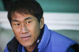 18 ekim 1971), güney koreli eski millî futbolcu ve teknik direktör. Football Star Yoo Sang Chul Suffering Stage 4 Pancreatic Cancer