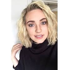 Alex Earley's Instagram, Twitter & Facebook