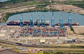 Lázaro tiene las últimas tendencias en carteras y accesorios 100% de cuero. Lazaro Cardenas Apm Terminals