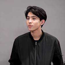 8 Likes 0 Comments Perthppe Bocheen Apon On Instagram Mygearandyourgown Di 2020 Selebritas Aktor Tata Letak Foto
