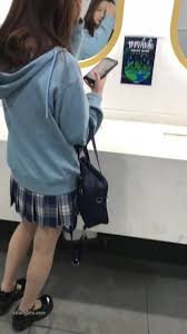 稀缺學妹專場專業抄底靚麗學生妹JK制服掀裙開閃光燈強抄看的心驚肉跳太刺激超清4K原版(63)