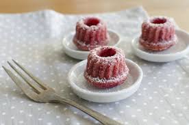 Kleine Pinke Himbeer Zitronen Gugelhupfe Reine Topfsache Kuchen Und Torten Einfacher Nachtisch Mini Gugelhupf Rezept