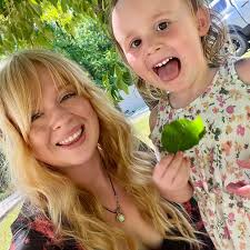 Does anyone local offer sign crane rental services? We need them  occasionally for removal and placement of HVAC/refrigeration equipment, and  would like to hire someone local for Monroe County jobs 🤞 Thank