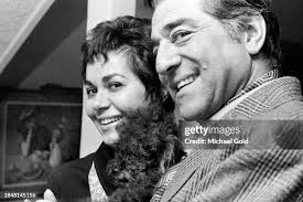 504 fotos e imágenes de alta resolución de Robert E Merrill