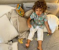 Carolina deslandes revelou que o filho mais velho, santiago, de três anos, é autista. Felicidade Aos 3 Anos Filho De Carolina Deslandes Que Sofre De Autismo Diz A Primeira Palavra Nacional Flash