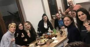 Politiciană română, ministru al muncii și justiției sociale în guvernul cîțu. Raluca Turcan A Fost AmendatÄƒ Cu O SumÄƒ UcigÄƒtoare Pentru CÄƒ A ApÄƒrut FÄƒrÄƒ MascÄƒ In Poze C