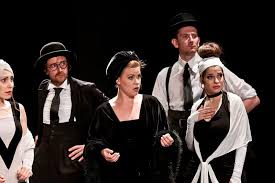 Užijte si léto ve společnosti anglického divadelního génia a těch největších českých hereckých hvězd. Letni Shakespearovske Slavnosti Komedia Omylov Slezskoostravsky Hrad Ostrava Informuji Cz