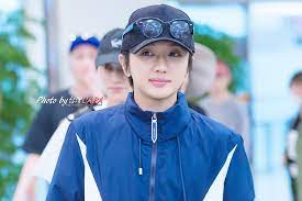台灣capa的k pop世界 aaaトリプル エーtriple aトリエー松山機場接機16張capa 20160811 riding helmets rain jacket fashion