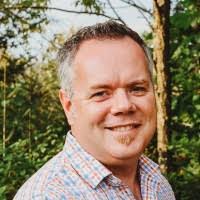 Garth Walker's Instagram, Twitter & Facebook