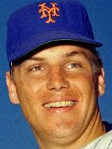 Tom Seaver dies at 75
