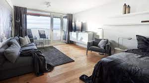 Look through examples of wohnung translation in sentences, listen to pronunciation and learn grammar. 7 Og 2 Zimmer Wohnung Hell Und Gemutlich Tubingen Updated 2021 Prices