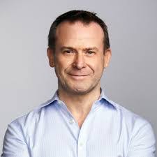 Julian Hooper's Instagram, Twitter & Facebook