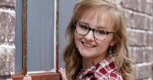 Rachel Mellott's Instagram, Twitter & Facebook