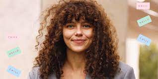 Per i capelli ricci franck provost propone un carré dalla linea grafica con la frangia che personalizza i lineamenti e dà carattere. Capelli Inverno 2020 I Tagli Ricci Con La Frangia Di Tendenza