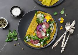 La dressing allo yogurt è una salsa perfetta per accompagnare primi piatti come le paste fredde variante dressing allo yogurt. Crepes Al Prezzemolo Con Carne In Gelatina E Salsa Allo Yogurt