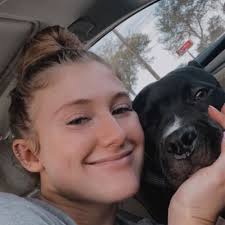 Maddie Higgins (@maddiewitafatty)