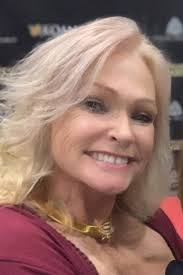 Julie Moritz's Instagram, Twitter & Facebook