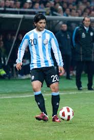 Felicidades a portugal que mereció ganar. File Ever Banega Portugal Vs Argentina 9th February 2011 1 Jpg Wikimedia Commons