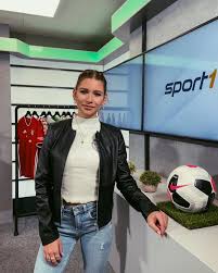 Aktuelle news zur moderatoren, liveticker, spielpläne, bilder und videos, sowie alle wichtigen ergebnisse und tabellen. Jana Wosnitza Transfermarkt Show Freies Wochenende Landerspielpause Happyfriday Job Youtube Youtubeshow Transfermarkt Realmadrid Laliga Presenter Moderation Moderatorin Sport1 Sport Sports Fussball
