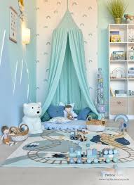 Kreatives Kinder Spielzimmer Fur Jungen In Mint Blau Kinder Spielzimmer Kinderzimmer Einrichten Junge Kinder Zimmer
