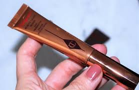 What makes my hollywood contour wand magic: Charlotte Tilbury Beauty Light Wand Contour Wand Review Swatches