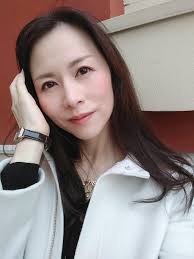 井上綾子 on X: 寒い中物影で自撮り初めもしてきましたので、どうぞご査収下さい。 t.coXcpAqhyfNK  X