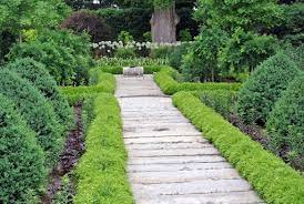 The Official Martha Stewart Blog The Martha Blog Part 10 Boxwood Landscaping Mini Garden Front Yard Garden