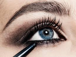 Applying eyeliner on mono lid eyes. Makeup Tips How To Properly Apply Eyeliner To Your Eyes