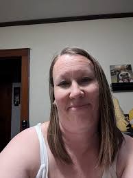 Hi!!! Does anyone specialize in pixie, bixie or bob hairstyles? Please  don't comment unless you absolutely nail the hair cut because I'm NOT  trying to look like lord far quad here. To