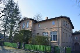 ⇒ häuser zum kauf in netphen: Immobilienmarkt 120 Jahre Altes Herrenhaus Am Teich Steht In Emmelndorf Zum Verkauf Seevetal