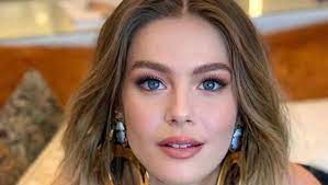 She has won the mannheim turkish film festival best actress award. Burcu Biricik Kimdir Burcu Biricik Kac Yasinda Ve Aslen Nereli Burcu Biricik Dizileri Ve Filmleri