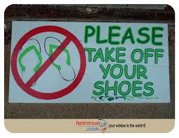 Sign in english language before entering temple. Thai Customs And Traditions Taking Your Shoes Off In Public Places