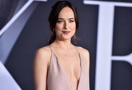 Your 24/7 daily premier resource on dakota johnson online, dakota johnson daily provides latest news, media and photos. Great Outfits In Fashion History Dakota Johnson In Valentino Haute Couture Fashionista