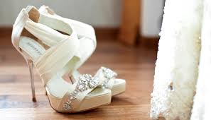 Die schuhweite richtig bestimmen mit unseren tipps zum ausmessen und den angaben aus der tabelle für damen und herren. Ausgefallene Brautschuhe Farbig Mit Glitzer Oder Personalisiert